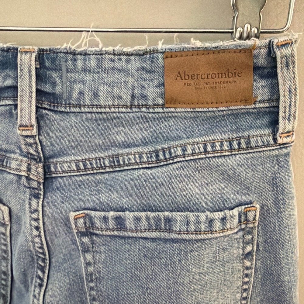 Abercrombie Kids Girls High Rise Wide Leg Jeans Medium Wash Size 13/14 Long - Picture 3 of 9